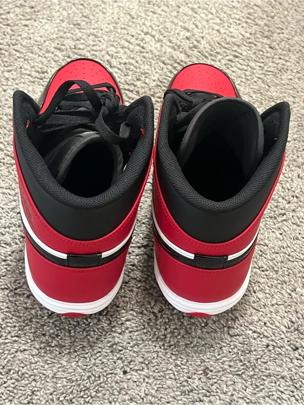 AJ1 Jordan Men's cleats Black, Red & White High-Top Sneakers SZ 12